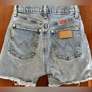 Wrangler Women's Light Blue Jean Shorts 25